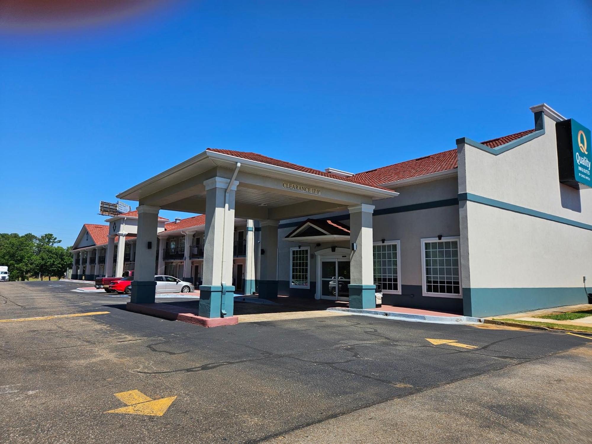 Quality Inn & Suites Greenville I-65 Exterior photo