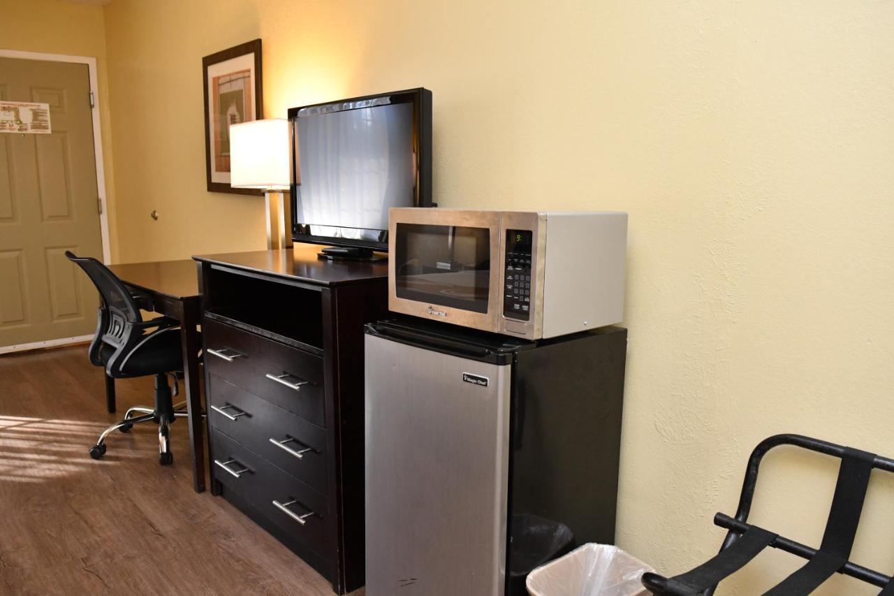 Quality Inn & Suites Greenville I-65 Exterior photo